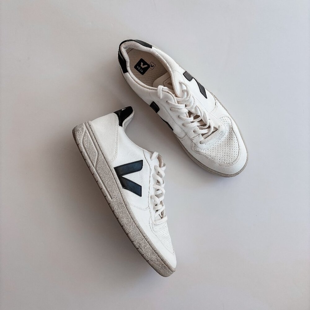 VEJA V-10 Men's Sneakers - Prime Leather (EUC)
